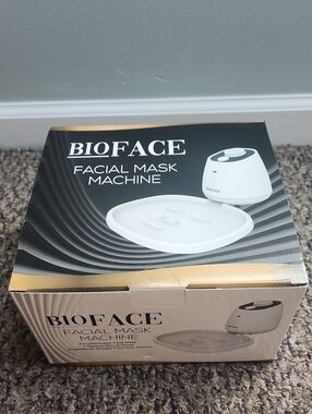 White Facial Mask Machine for Women Skincare